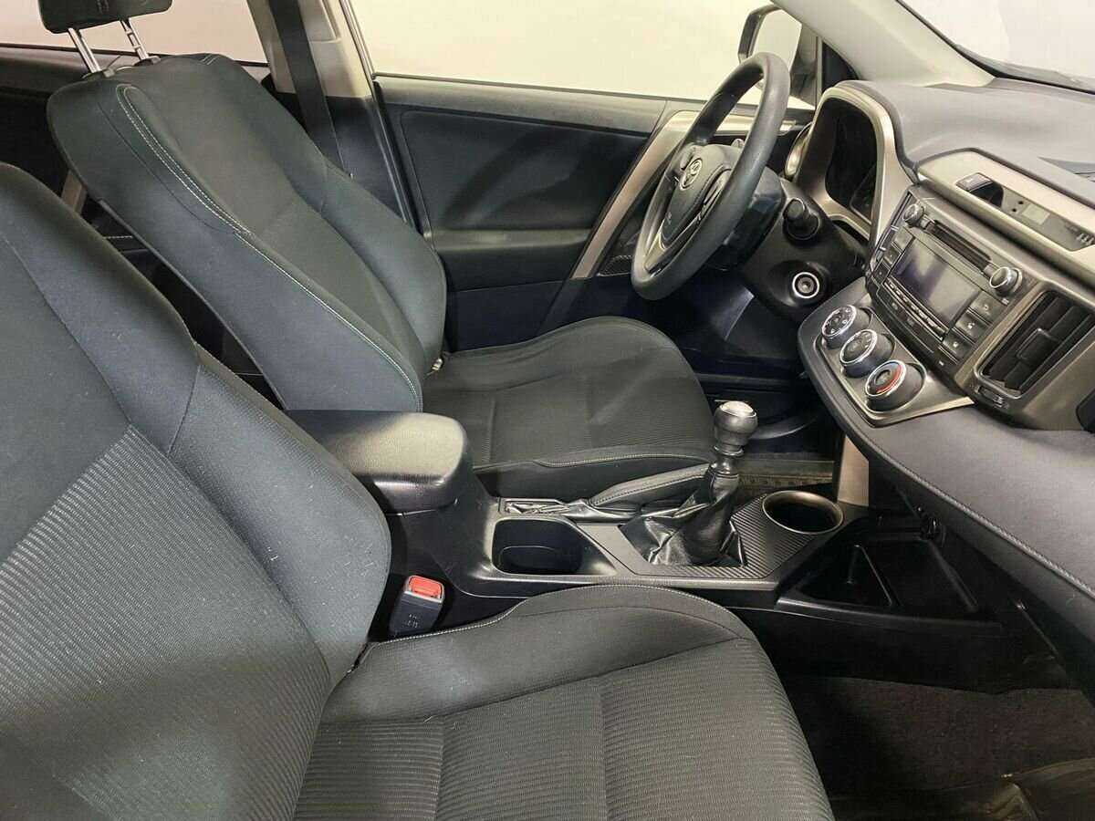 Купить Toyota RAV4 с пробегом. Фото: #9