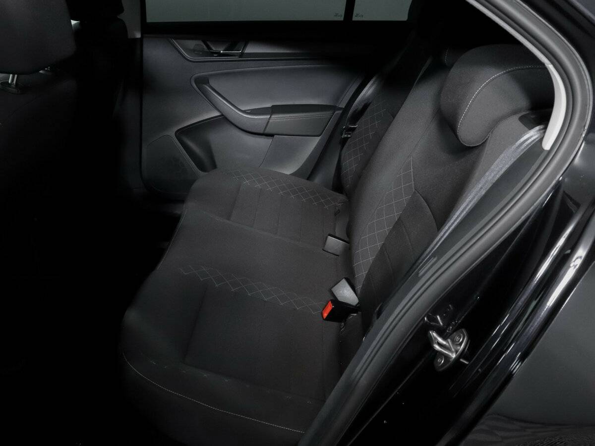Купить Skoda Rapid с пробегом. Фото: #7