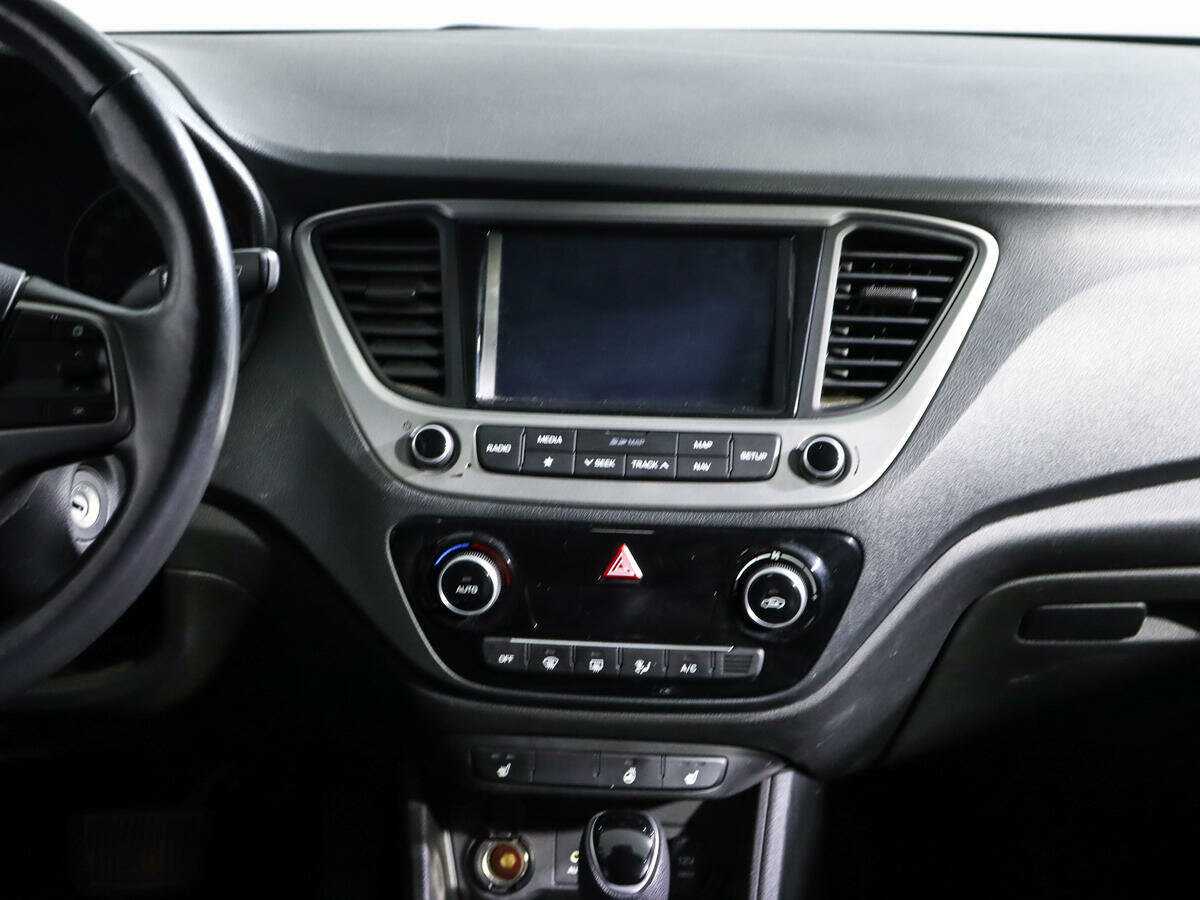 Купить Hyundai Solaris с пробегом. Фото: #11