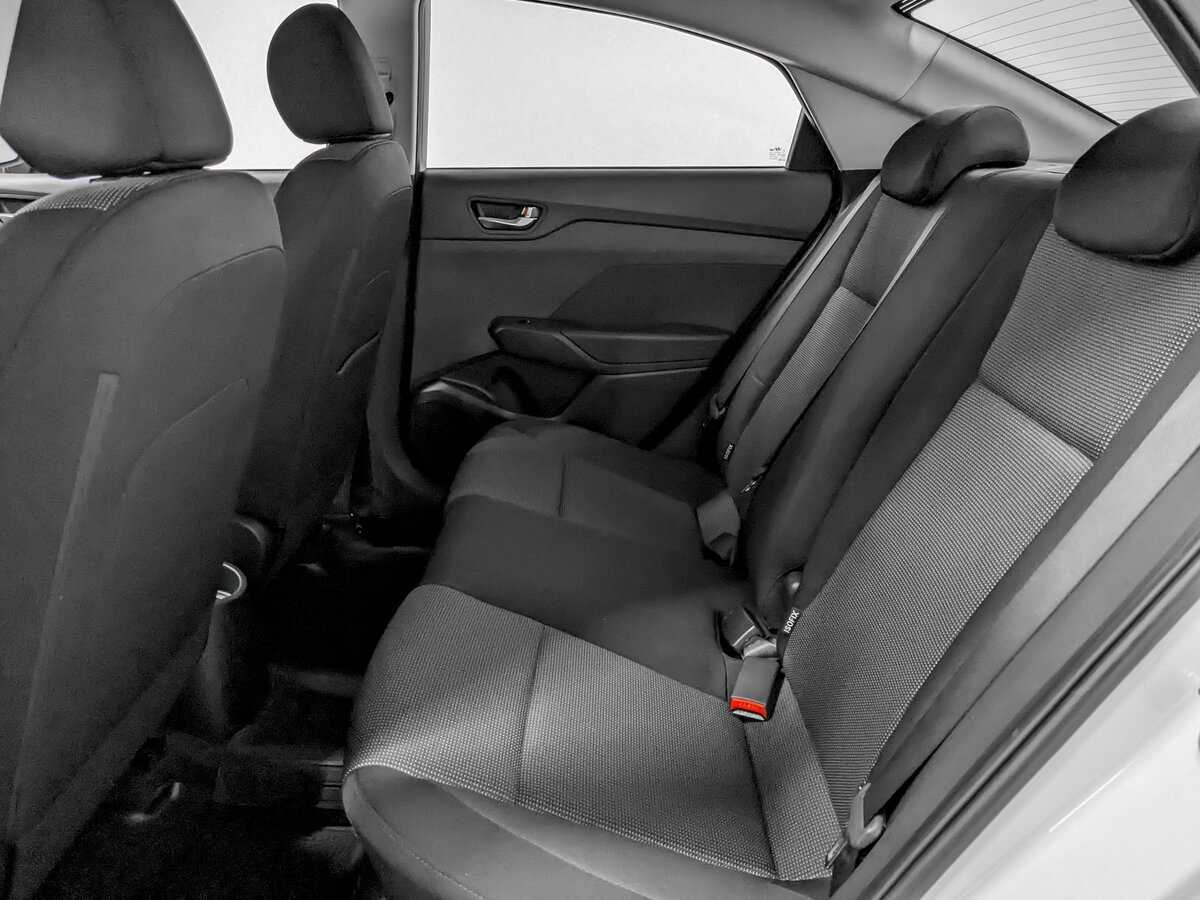 Купить Hyundai Solaris с пробегом. Фото: #11