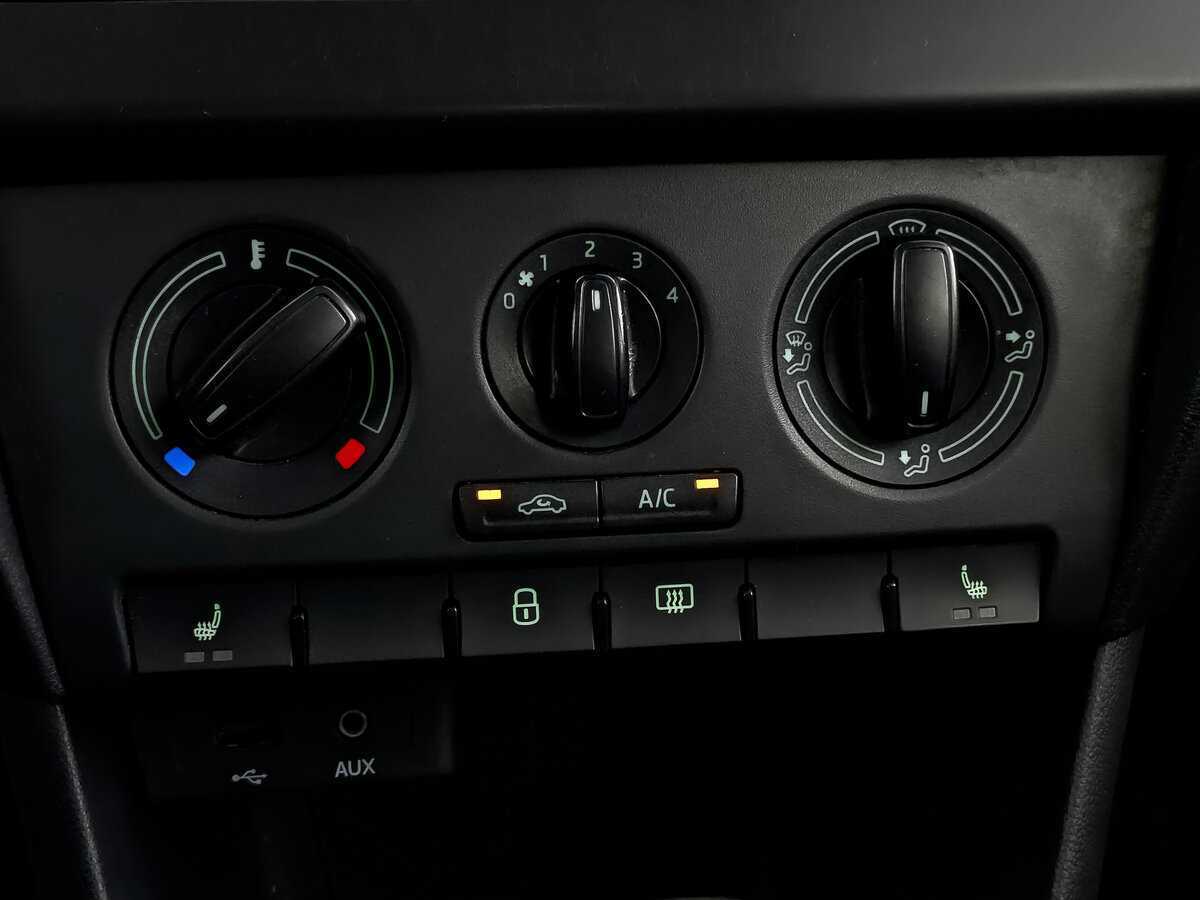 Купить Skoda Rapid с пробегом. Фото: #19