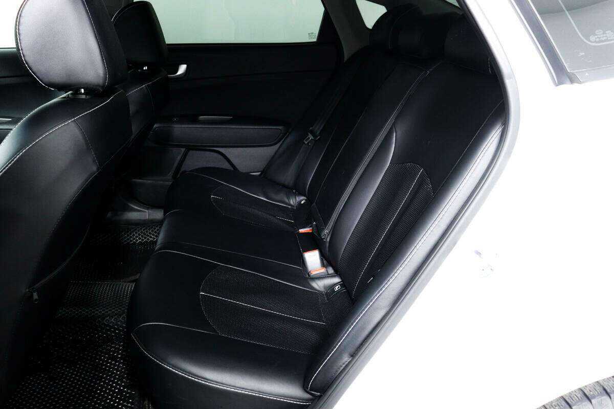Купить Kia Optima с пробегом. Фото: #11