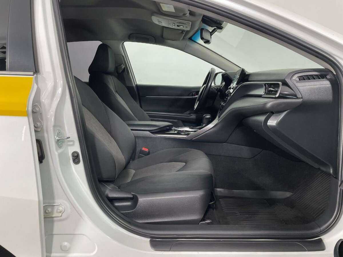 Купить Toyota Camry с пробегом. Фото: #13