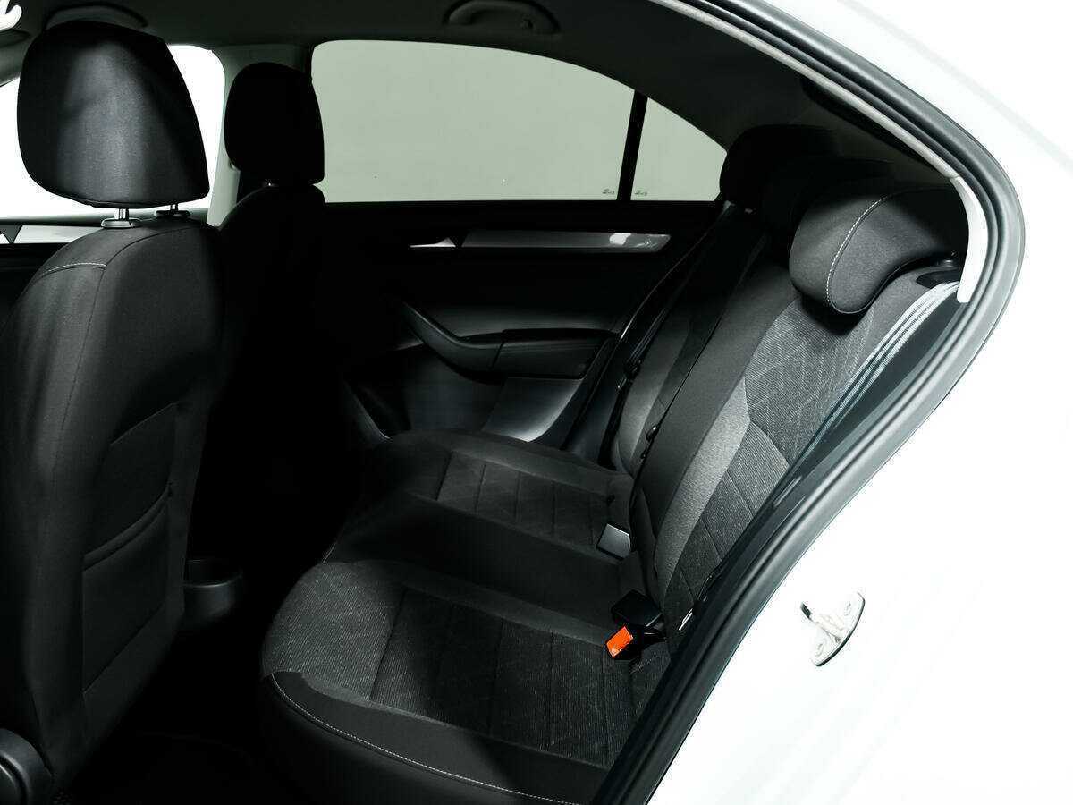 Купить Volkswagen Polo с пробегом. Фото: #11