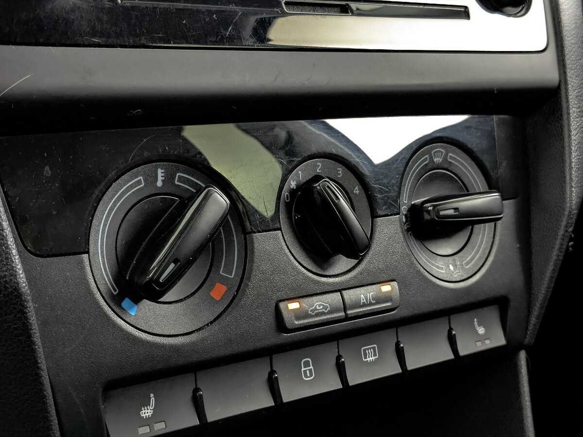 Купить Skoda Rapid с пробегом. Фото: #16