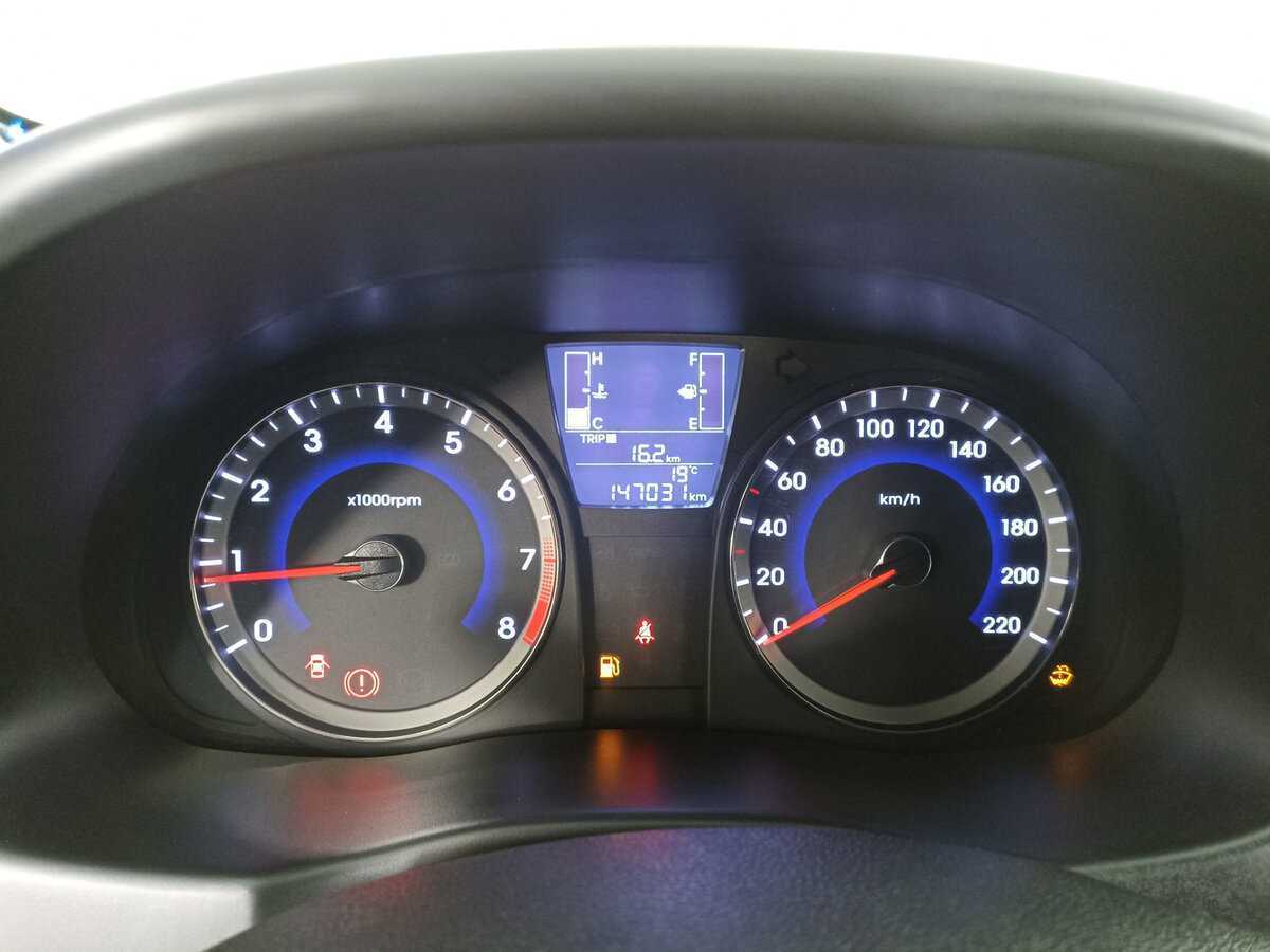 Купить Hyundai Solaris с пробегом. Фото: #12