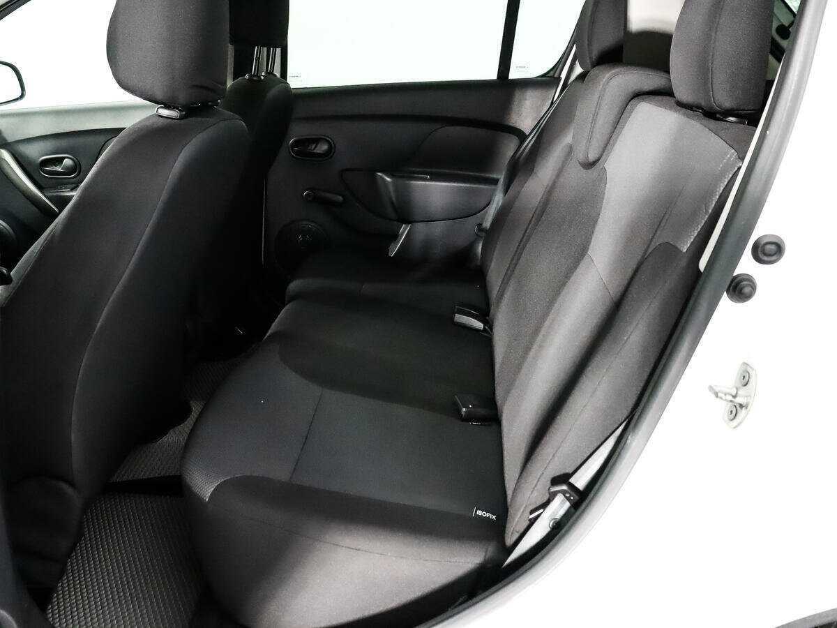 Купить Renault Sandero с пробегом. Фото: #8