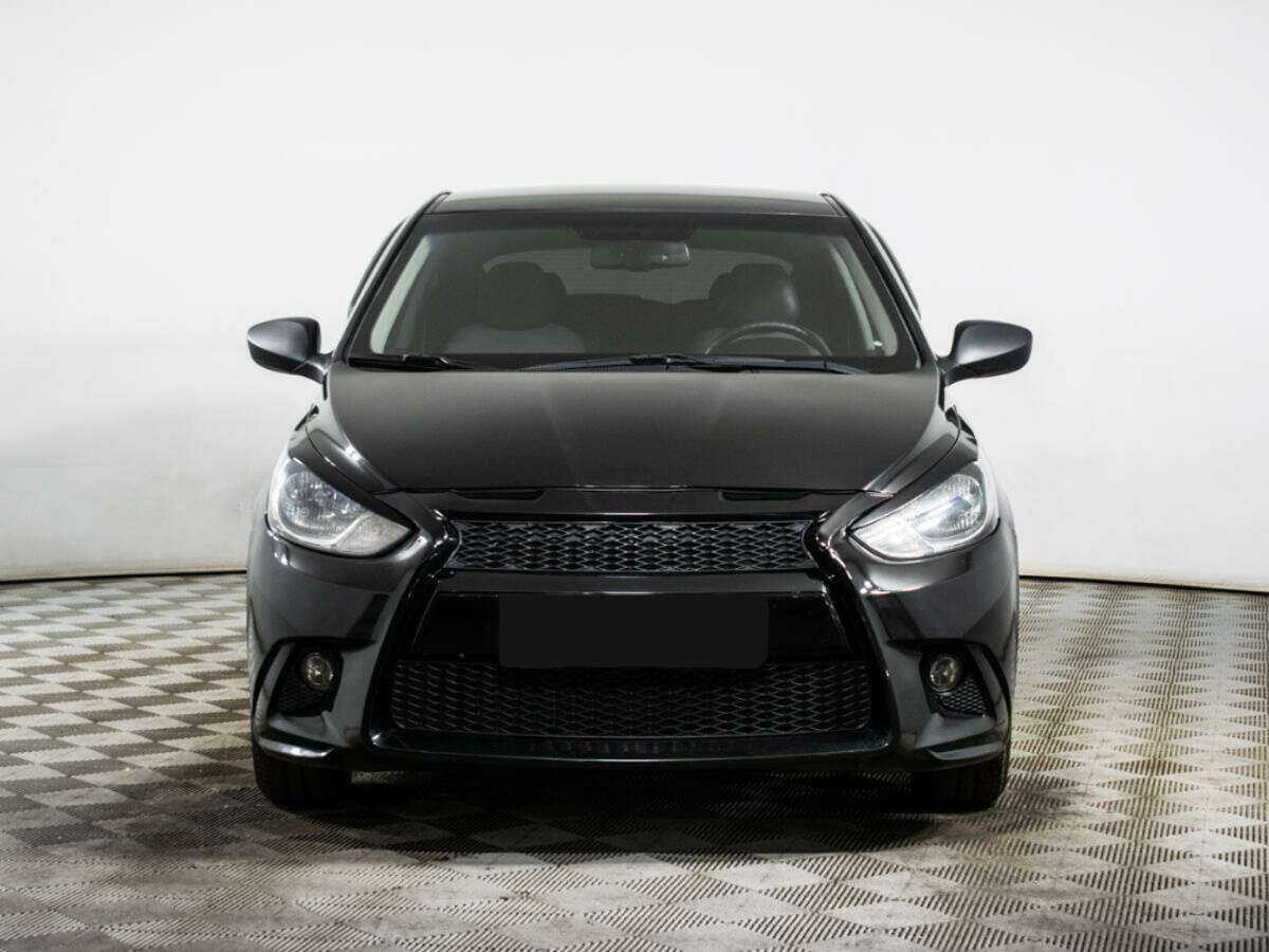 Купить Hyundai Solaris с пробегом. Фото: #1