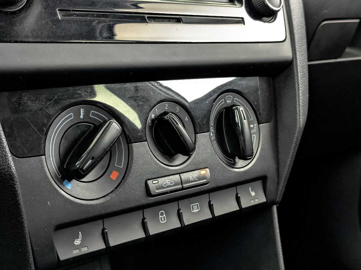 Купить Skoda Rapid с пробегом. Фото: #16