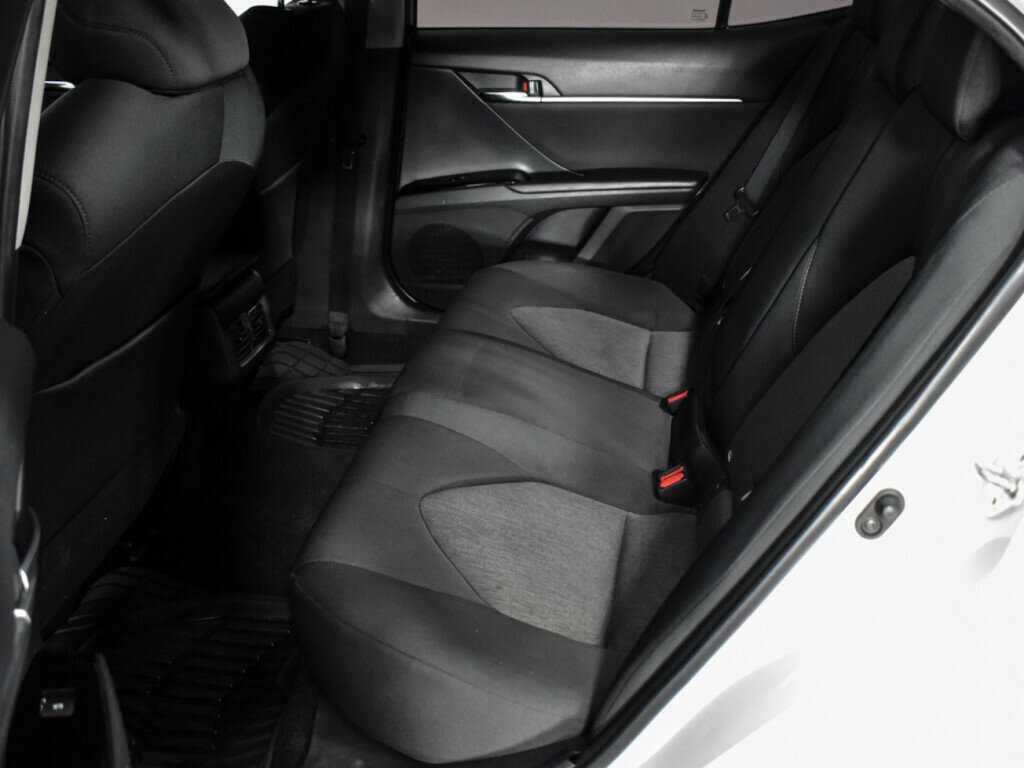 Купить Toyota Camry с пробегом. Фото: #9