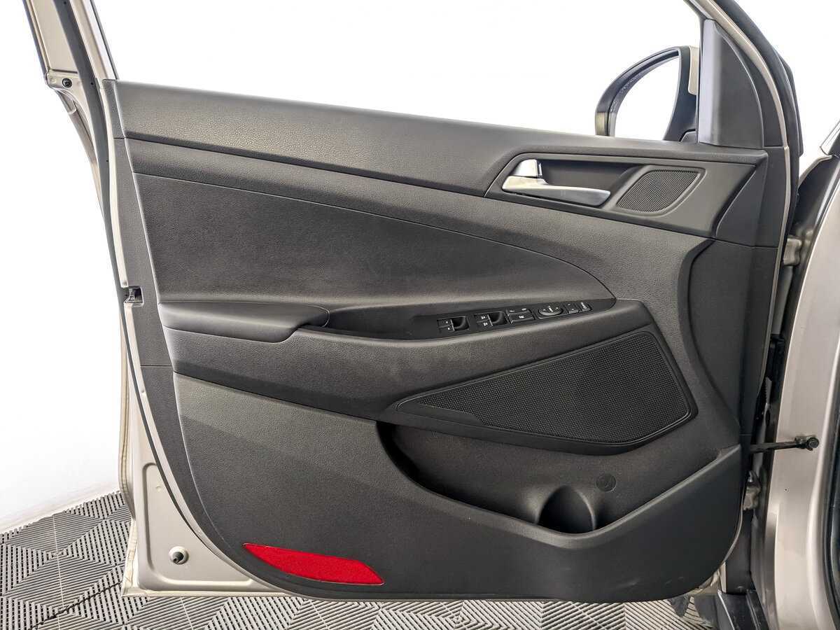 Купить Hyundai Tucson с пробегом. Фото: #18