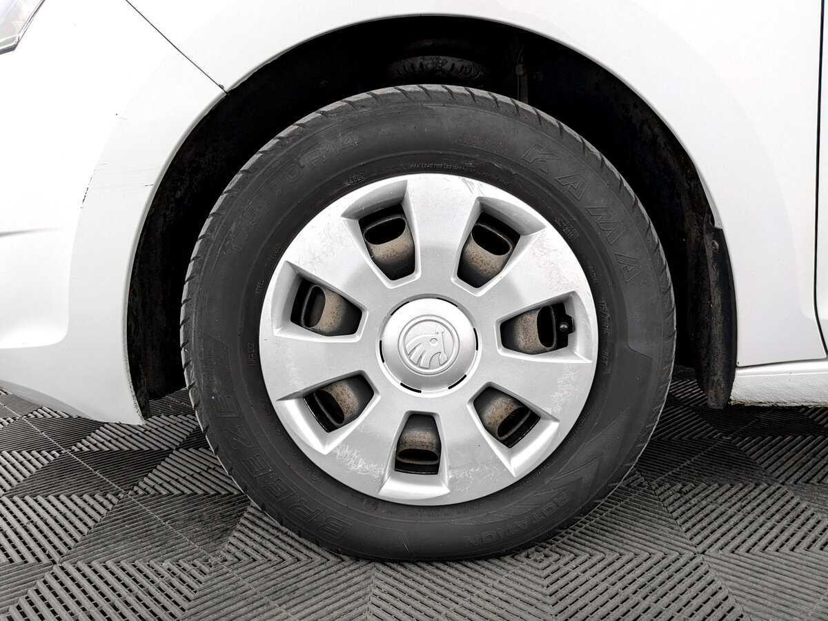 Купить Skoda Rapid с пробегом. Фото: #17