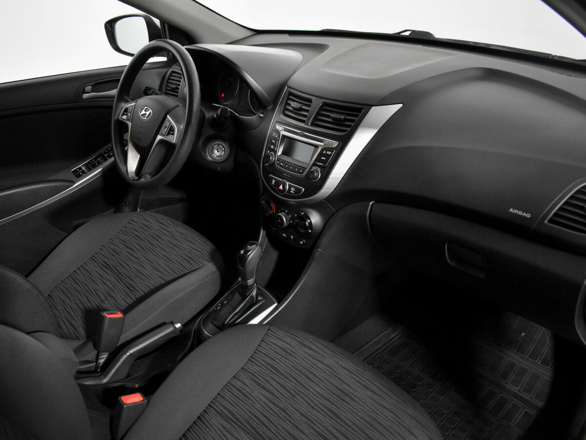 Купить Hyundai Solaris с пробегом. Фото: #10