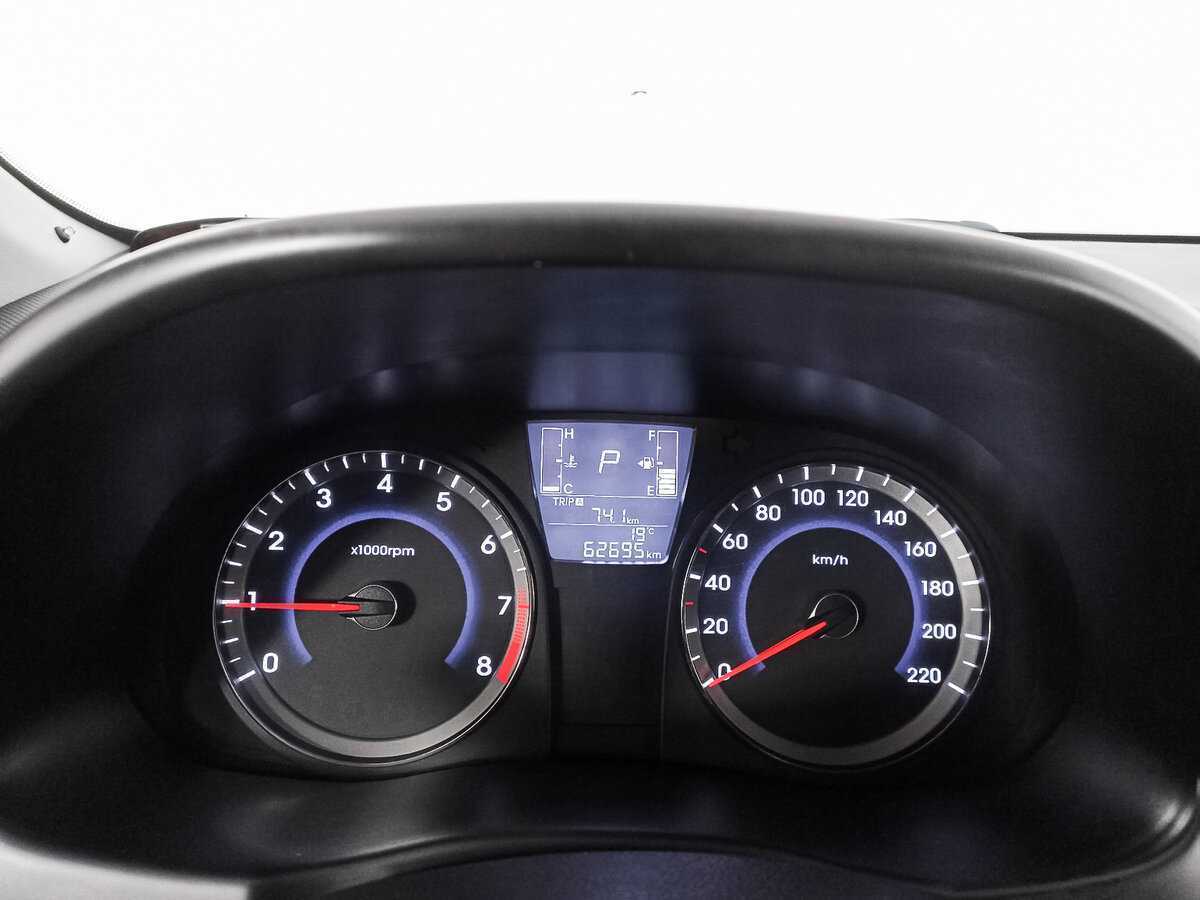 Купить Hyundai Solaris с пробегом. Фото: #8