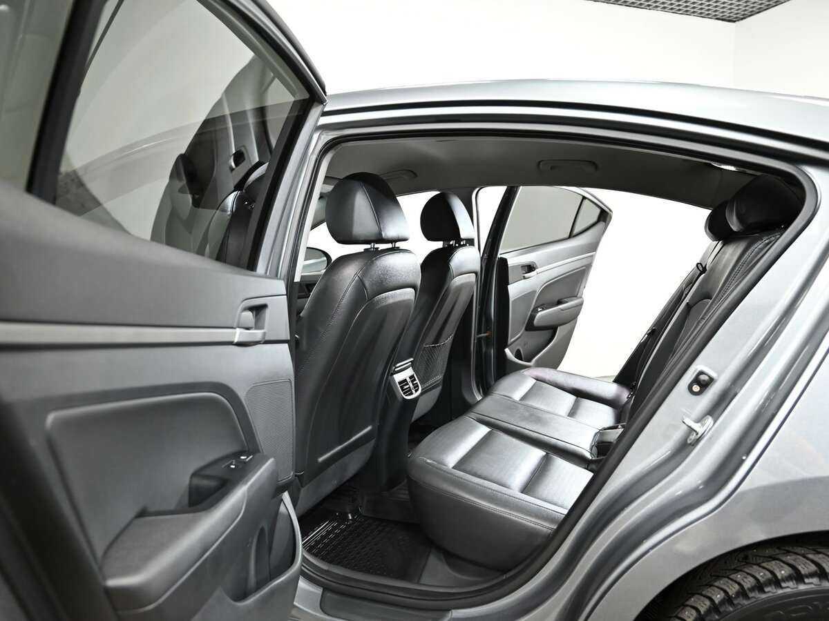 Купить Hyundai Elantra с пробегом. Фото: #14