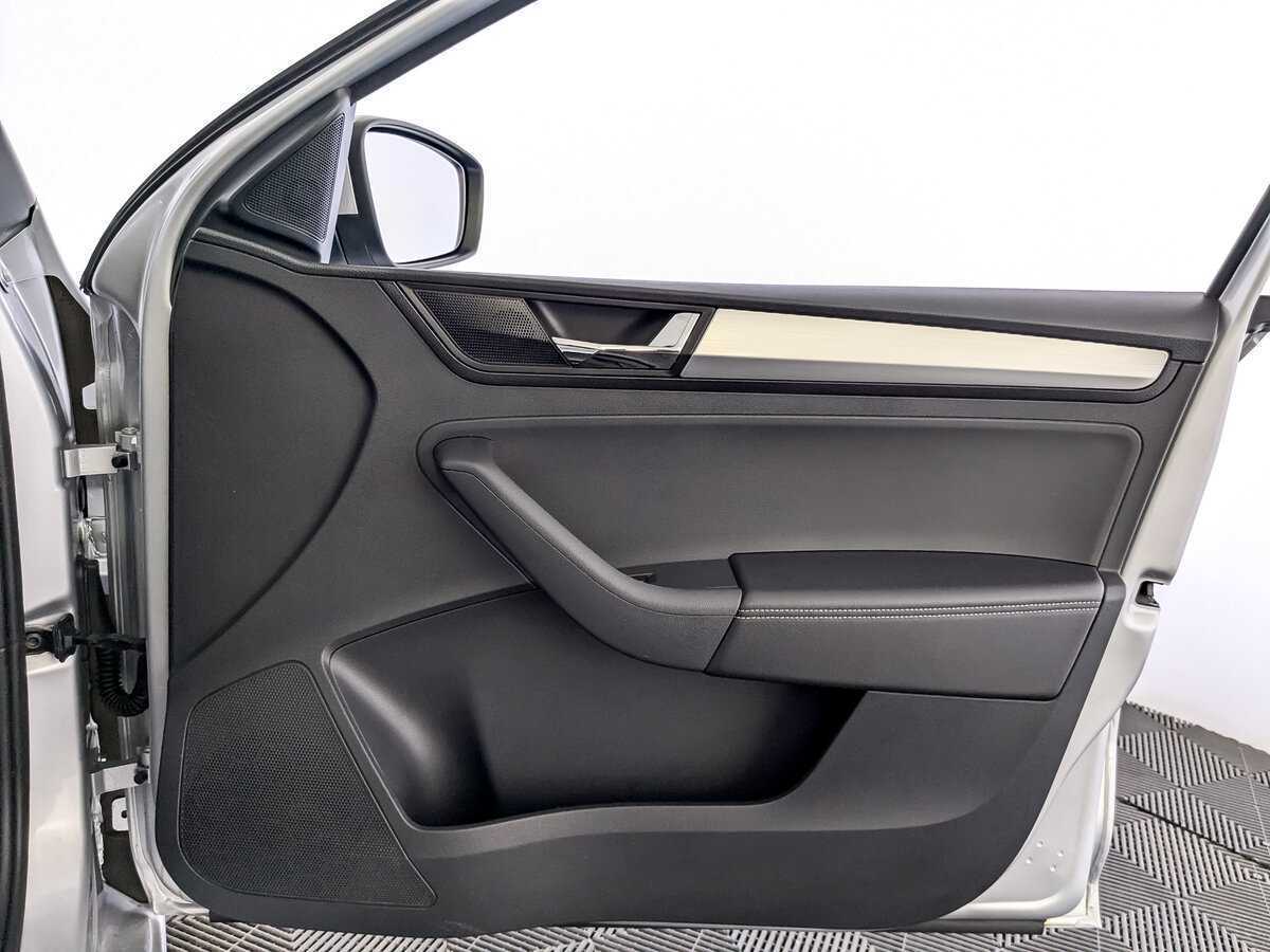 Купить Skoda Rapid с пробегом. Фото: #19