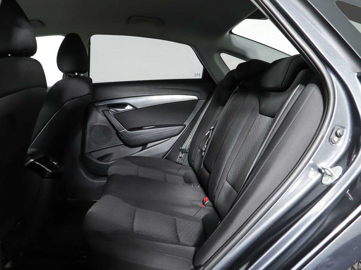 Купить Hyundai i40 с пробегом. Фото: #9