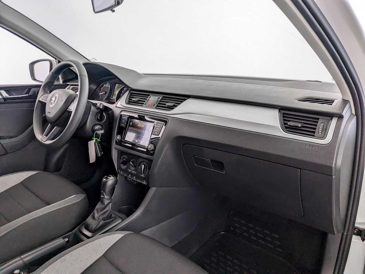 Купить Skoda Rapid с пробегом. Фото: #8