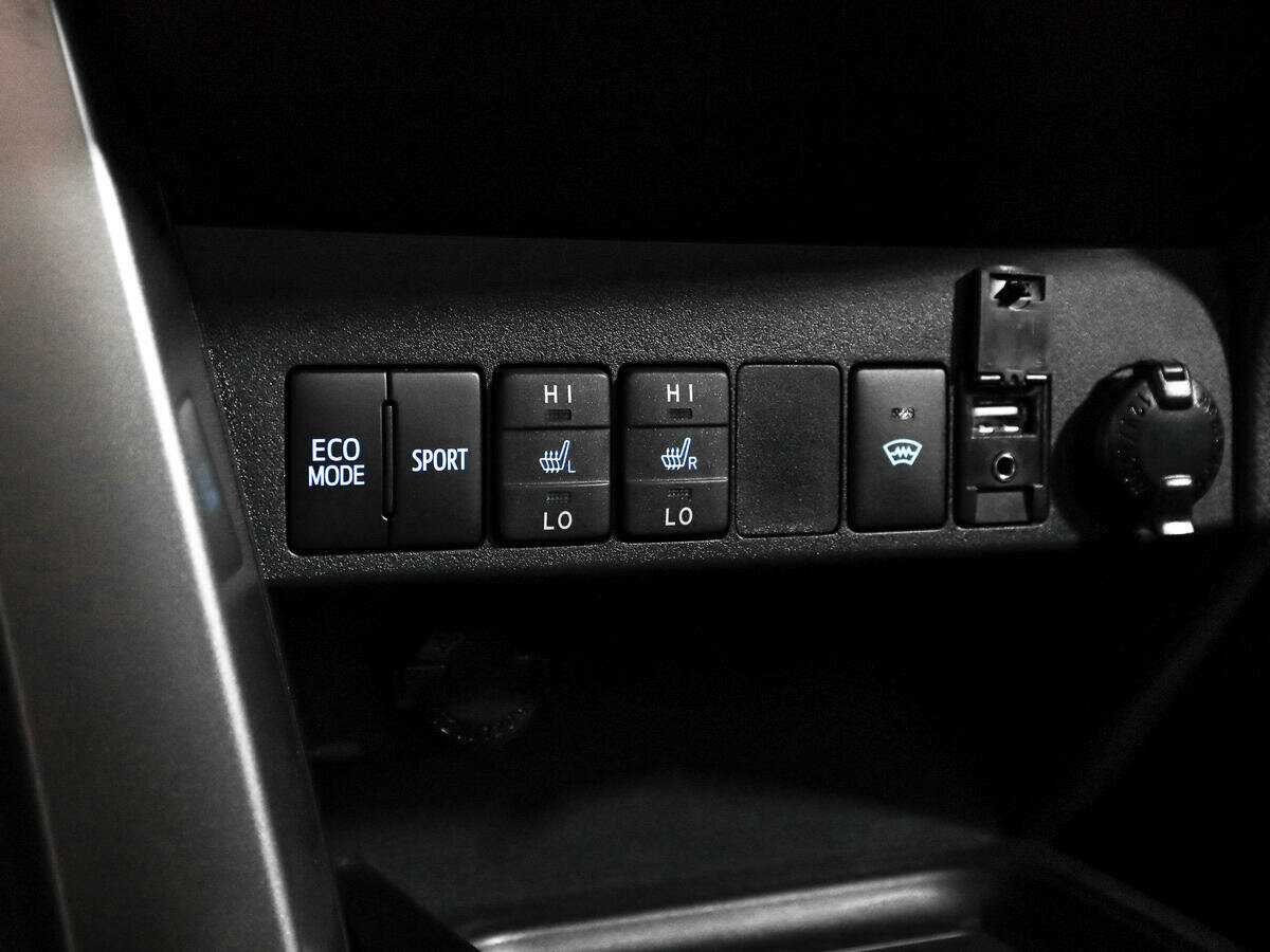 Купить Toyota RAV4 с пробегом. Фото: #12