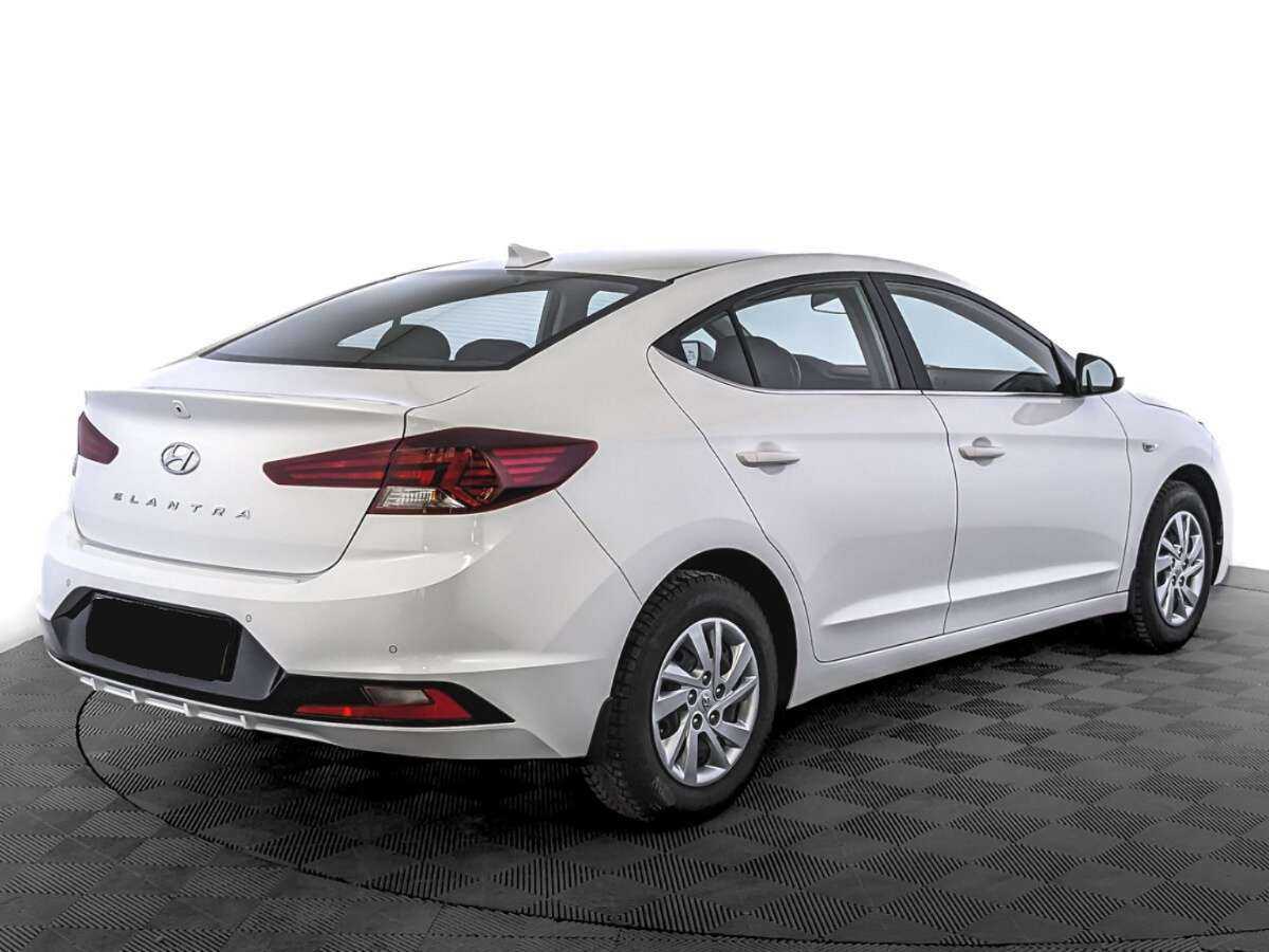 Купить Hyundai Elantra с пробегом. Фото: #4