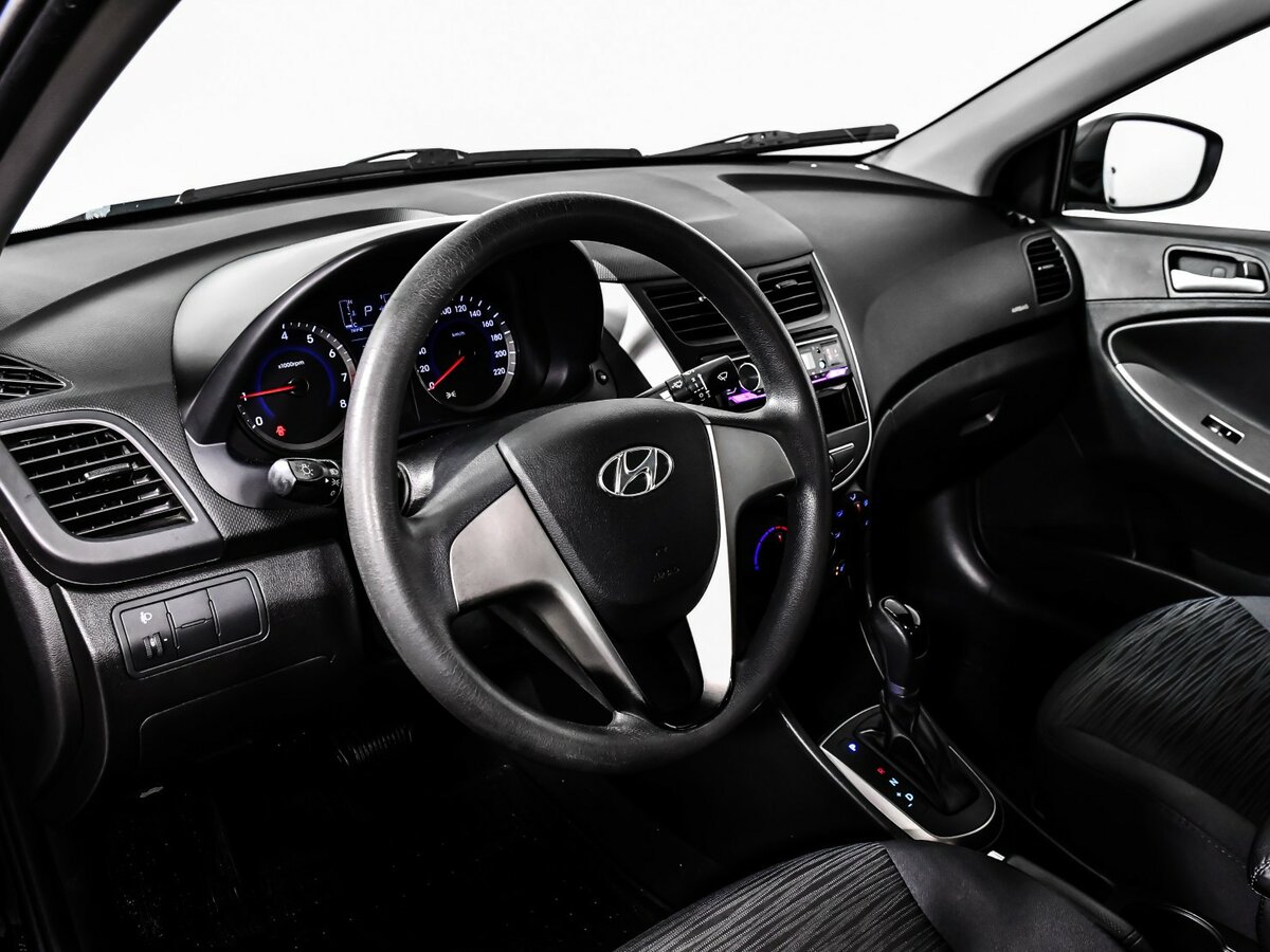 Купить Hyundai Solaris с пробегом. Фото: #11