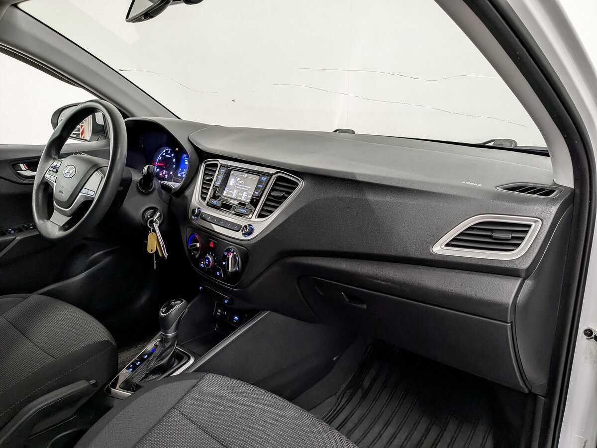 Купить Hyundai Solaris с пробегом. Фото: #10