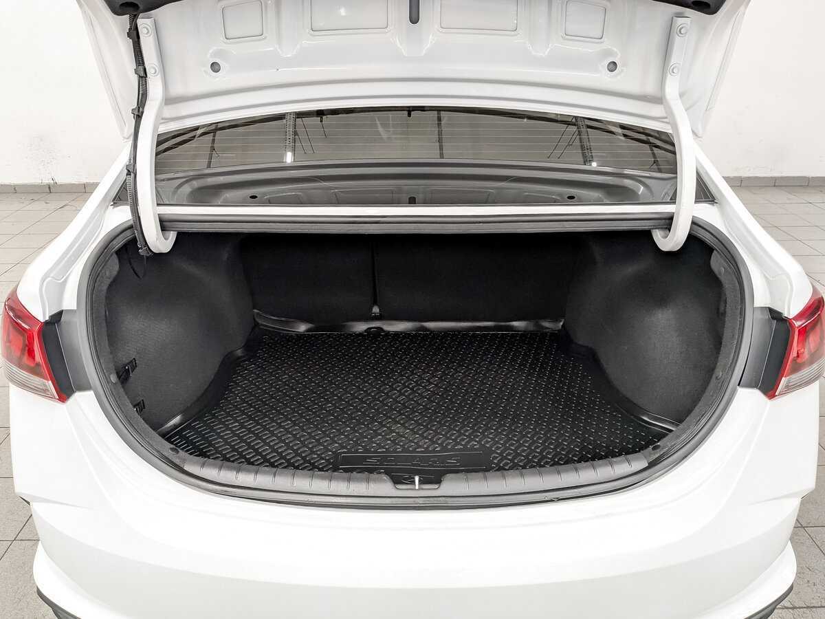 Купить Hyundai Solaris с пробегом. Фото: #9