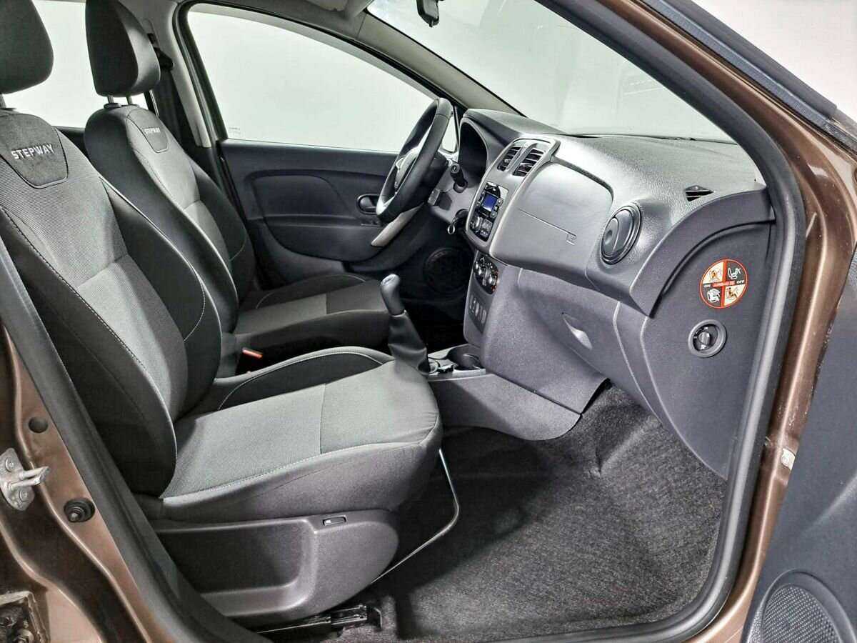 Купить Renault Sandero с пробегом. Фото: #8