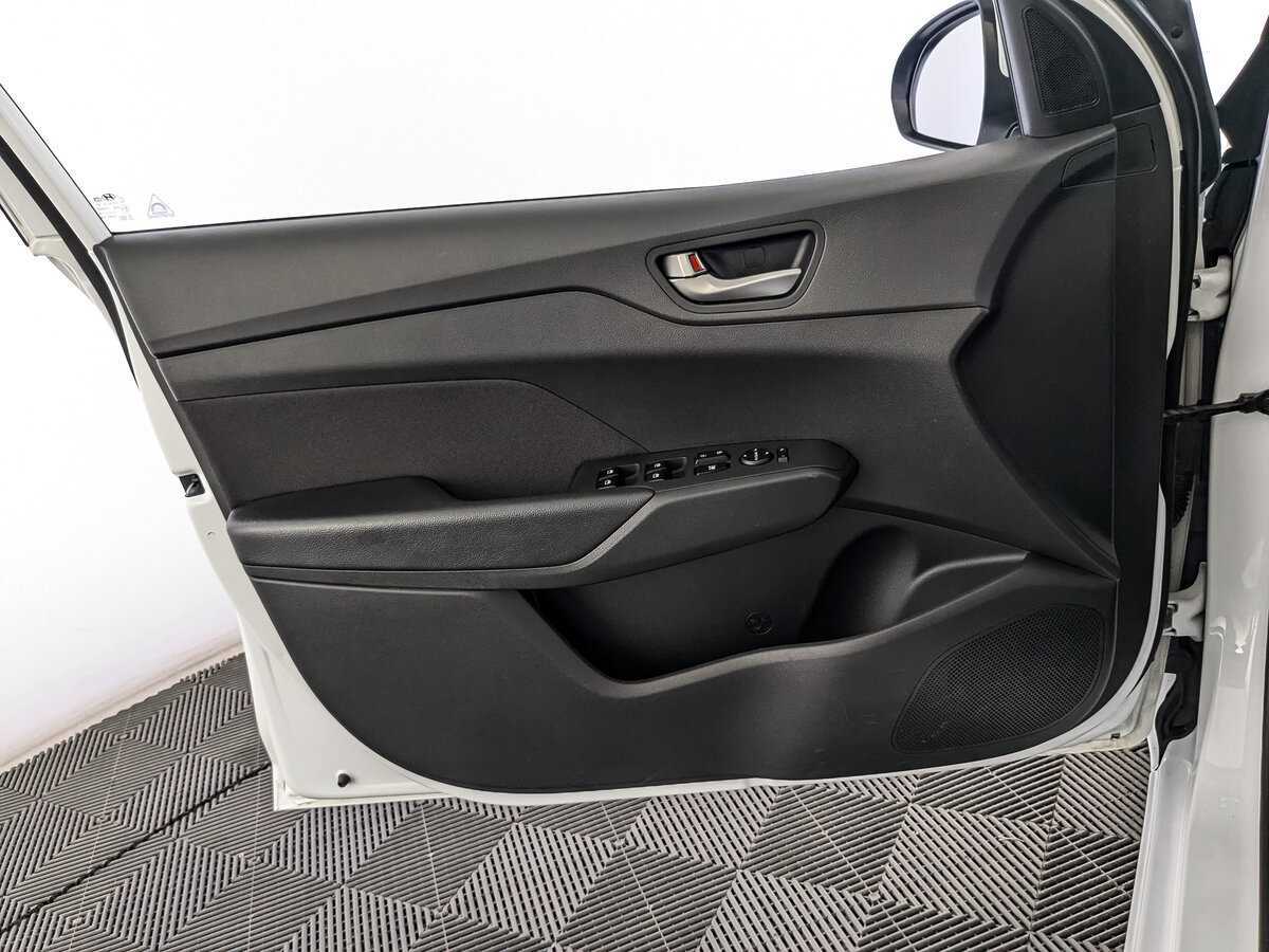 Купить Hyundai Solaris с пробегом. Фото: #14