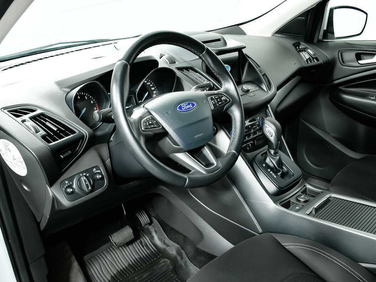 Купить Ford Kuga с пробегом. Фото: #12