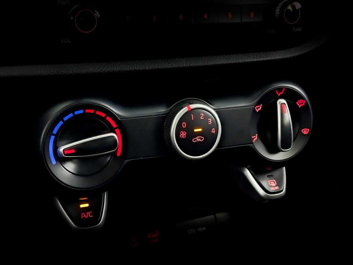 Купить Kia Rio с пробегом. Фото: #24