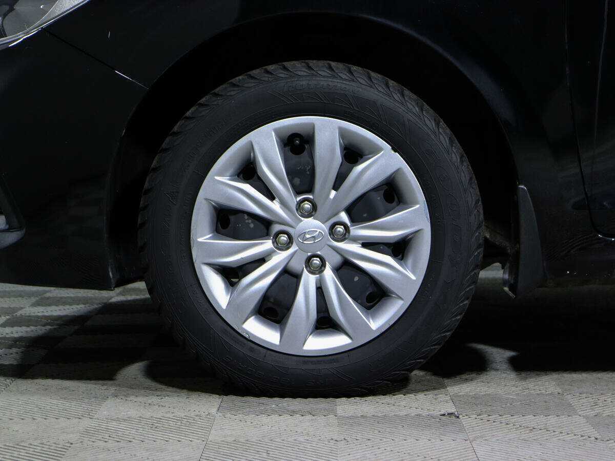 Купить Hyundai Solaris с пробегом. Фото: #9