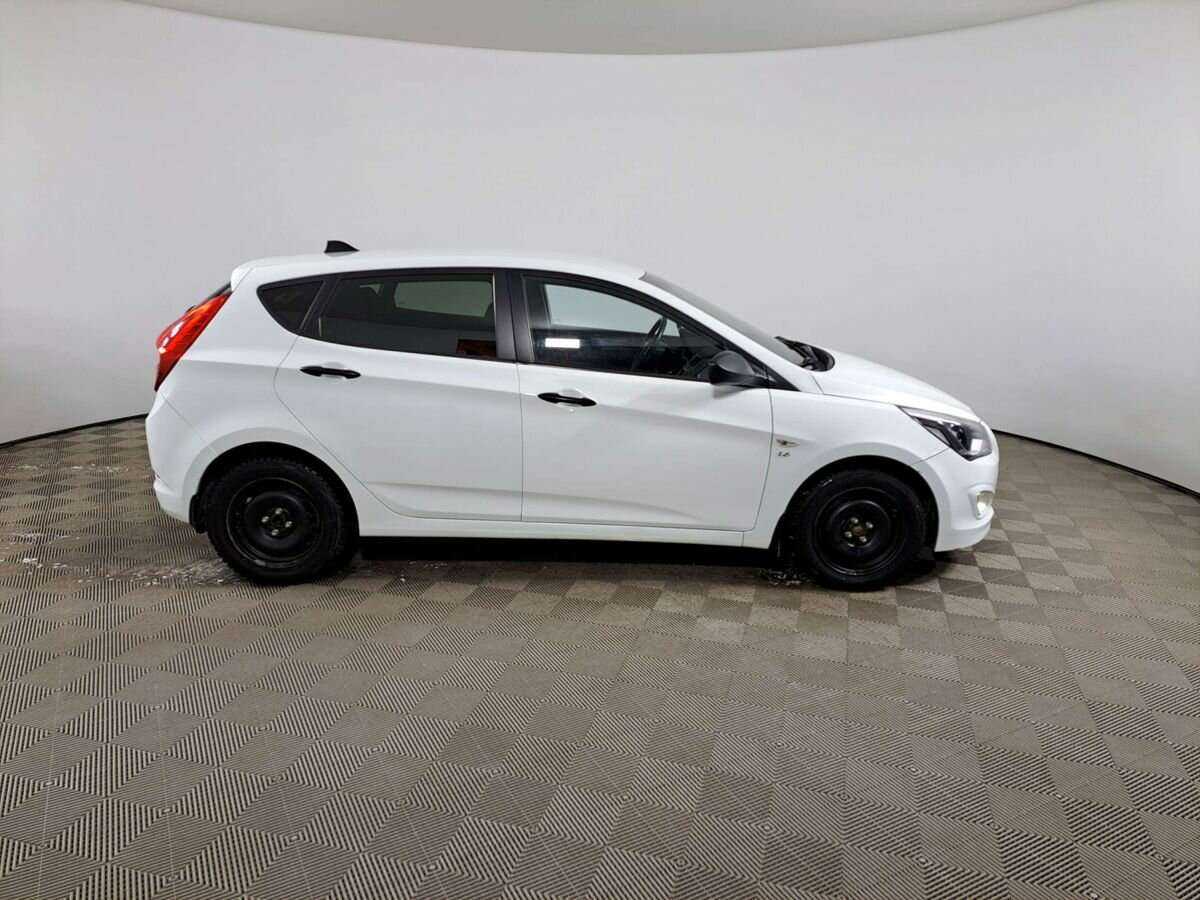 Купить Hyundai Solaris с пробегом. Фото: #3