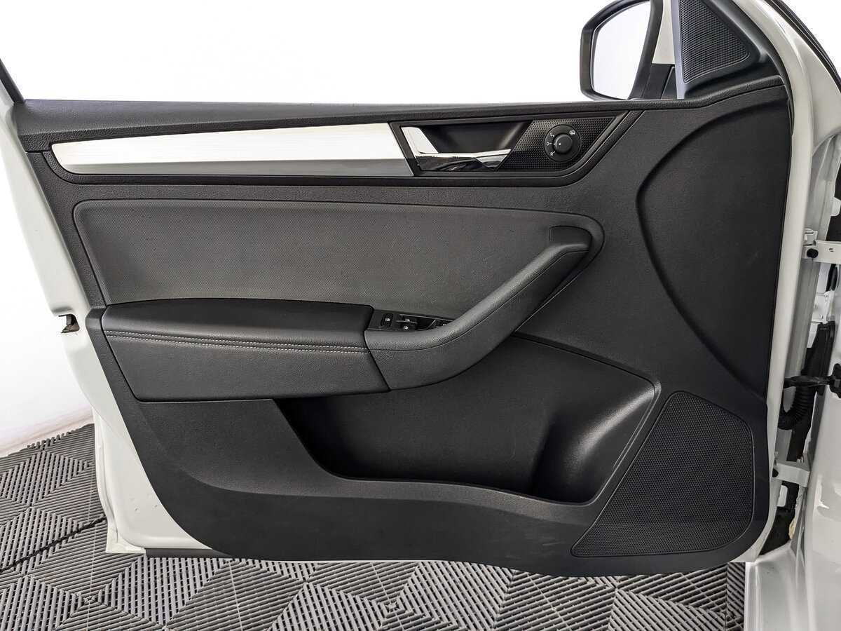 Купить Skoda Rapid с пробегом. Фото: #14
