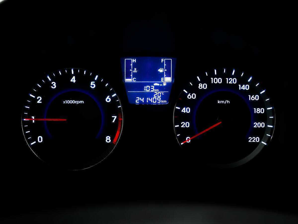 Купить Hyundai Solaris с пробегом. Фото: #9