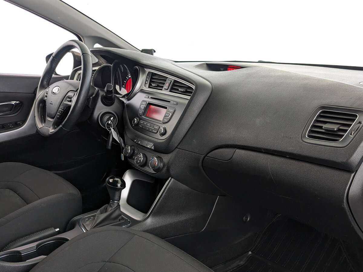 Купить Kia Ceed с пробегом. Фото: #8