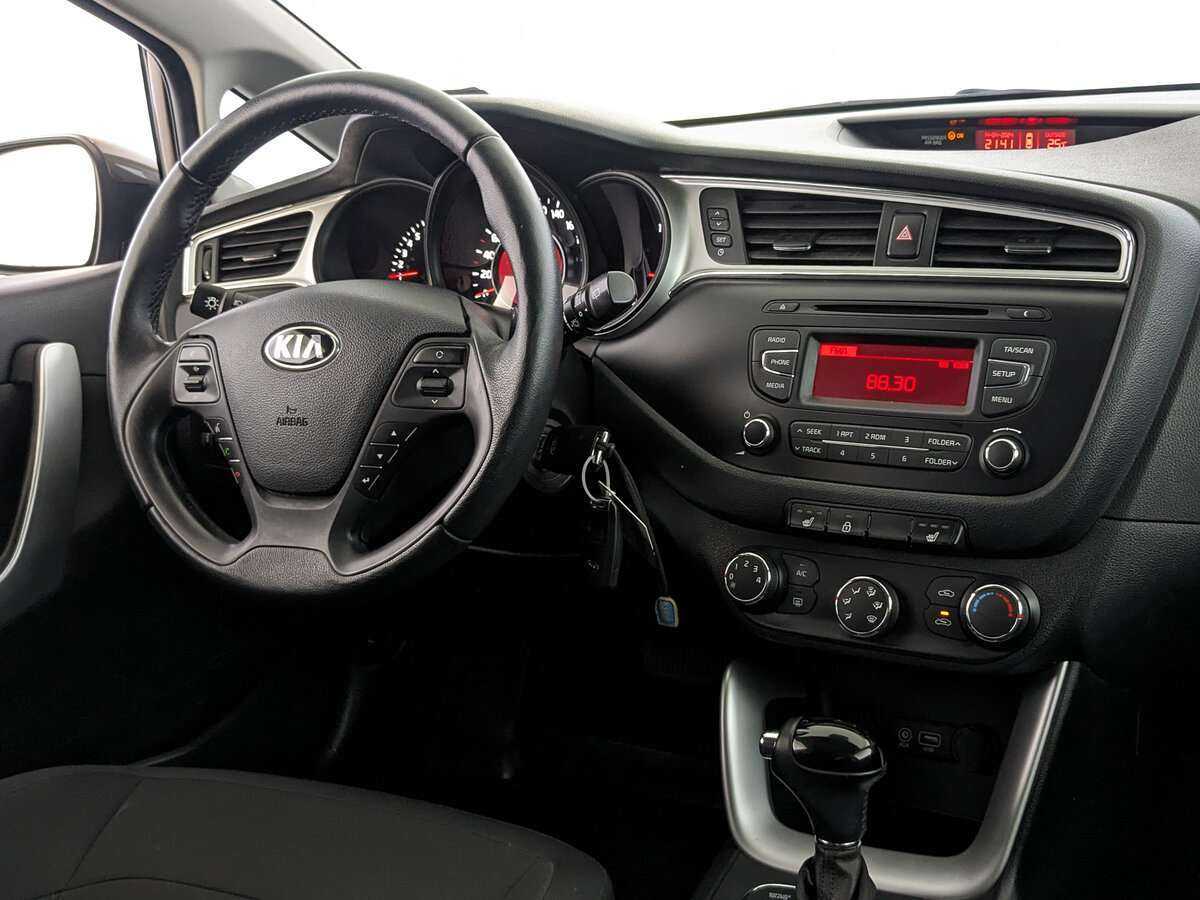 Купить Kia Ceed с пробегом. Фото: #16