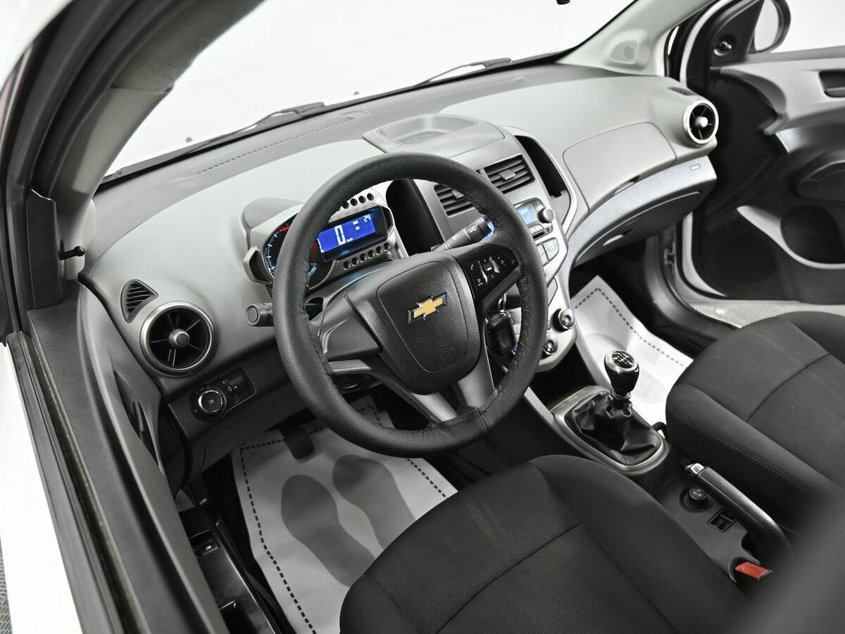 Купить Chevrolet Aveo с пробегом. Фото: #7