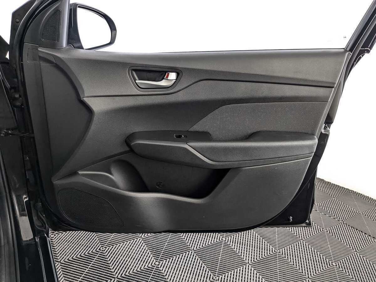 Купить Hyundai Solaris с пробегом. Фото: #20