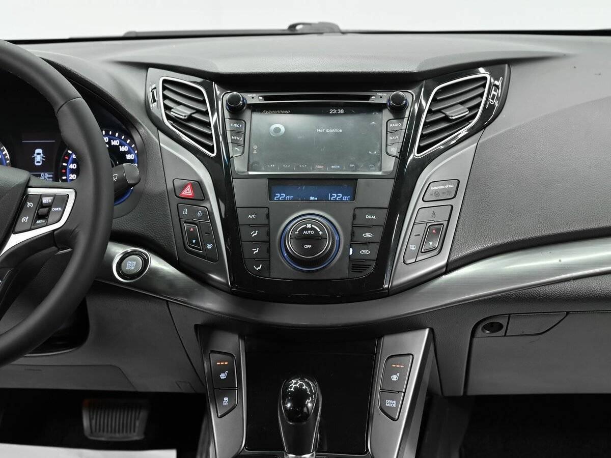 Купить Hyundai i40 с пробегом. Фото: #9