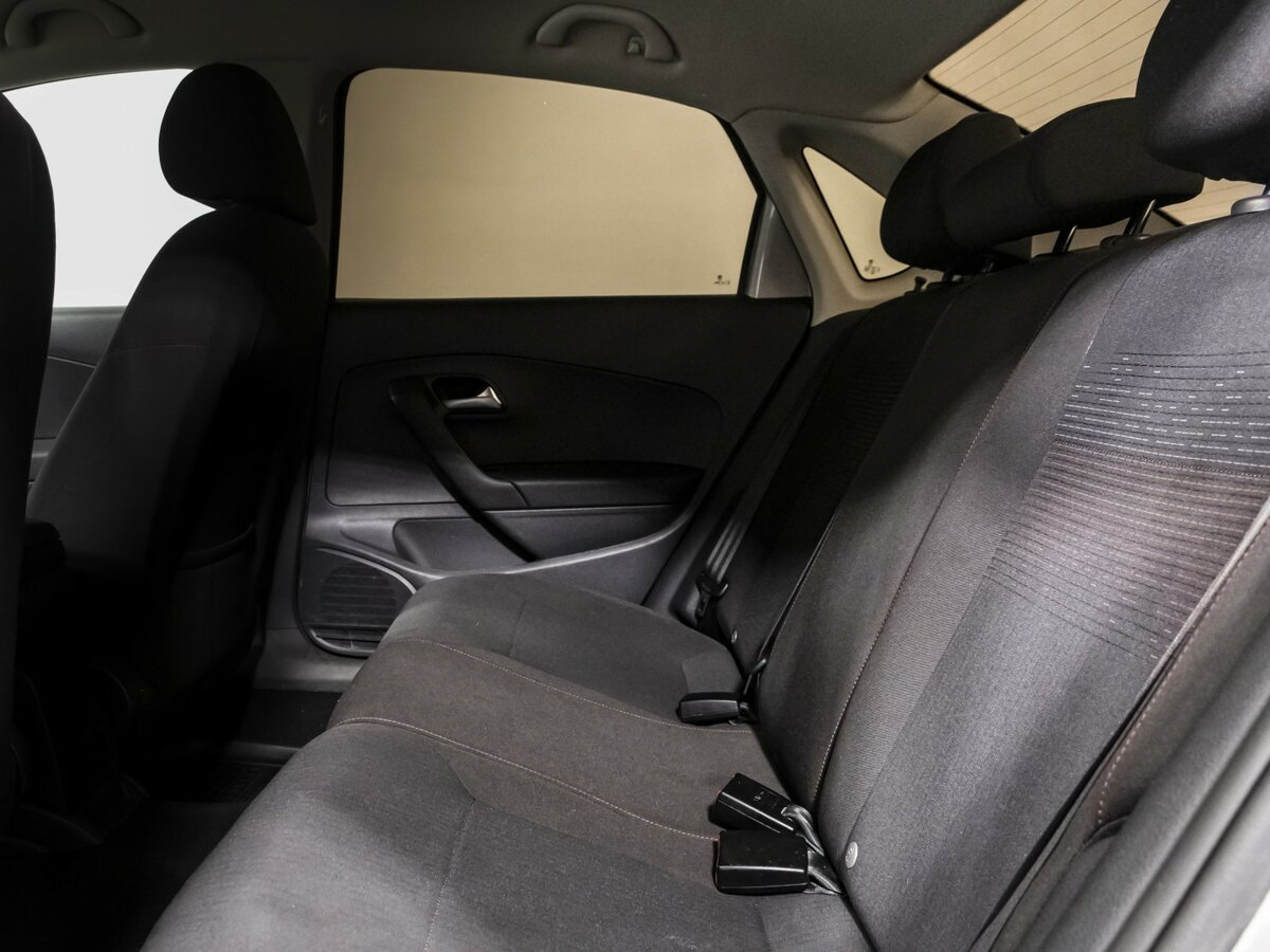 Купить Volkswagen Polo с пробегом. Фото: #8