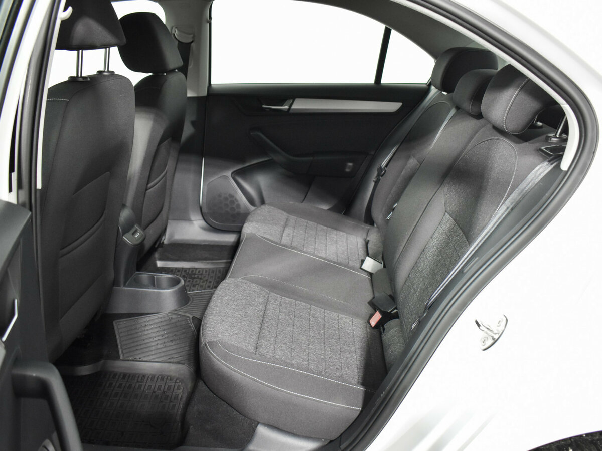 Купить Skoda Rapid с пробегом. Фото: #10