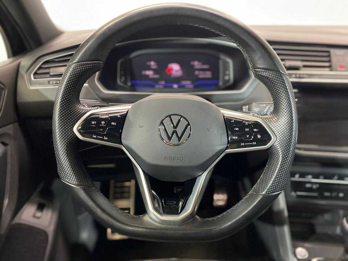 Купить Volkswagen Tiguan с пробегом. Фото: #11