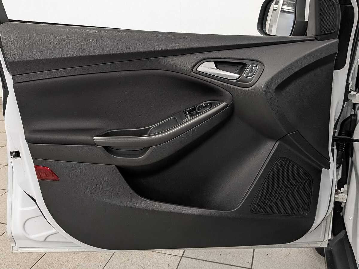 Купить Ford Focus с пробегом. Фото: #16