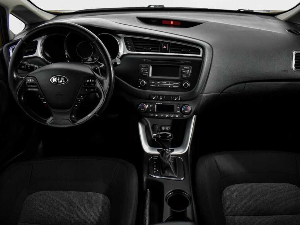 Купить Kia Ceed с пробегом. Фото: #10