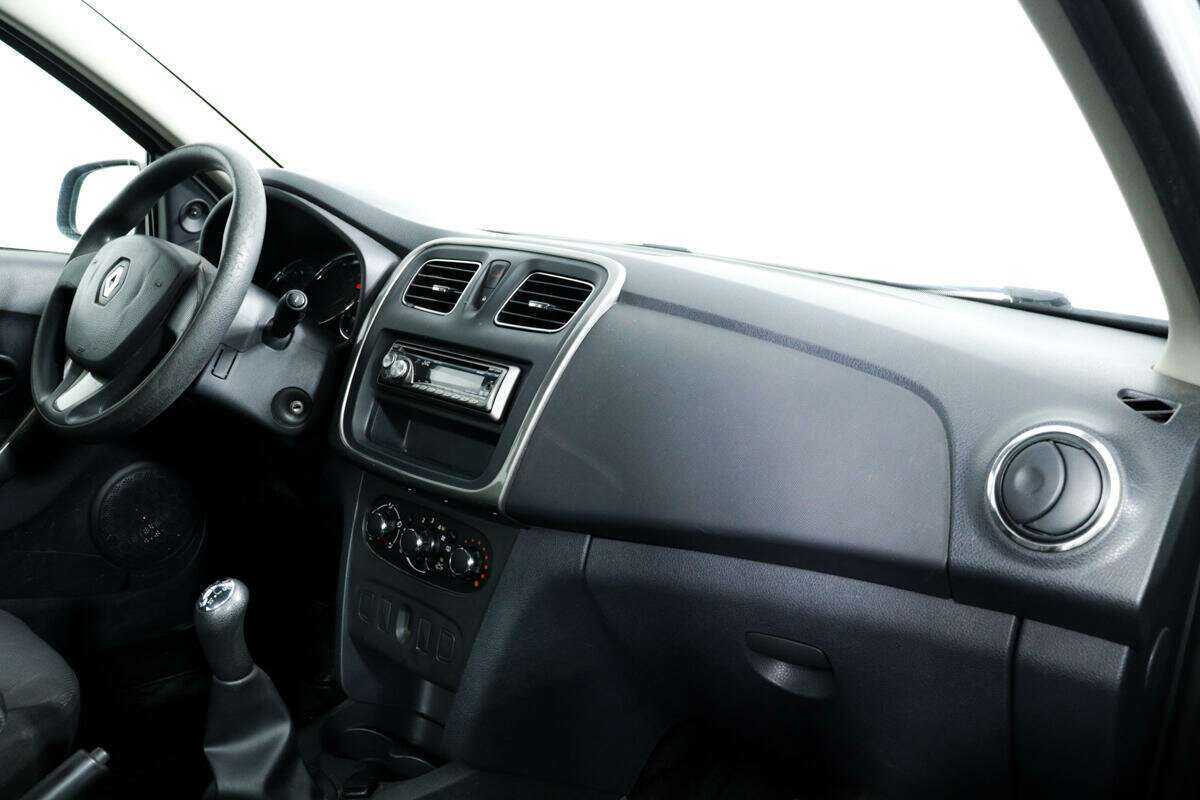 Купить Renault Logan с пробегом. Фото: #8