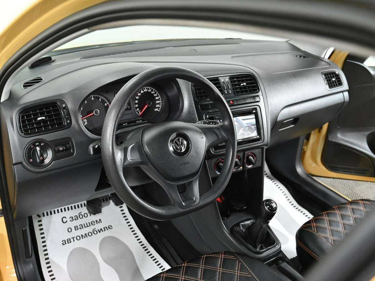 Купить Volkswagen Polo с пробегом. Фото: #4