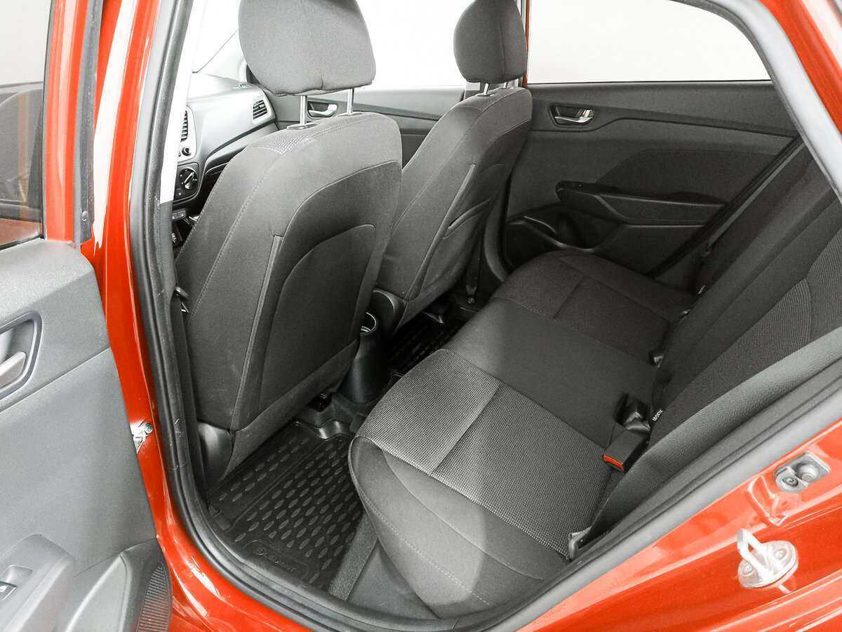 Купить Hyundai Solaris с пробегом. Фото: #11