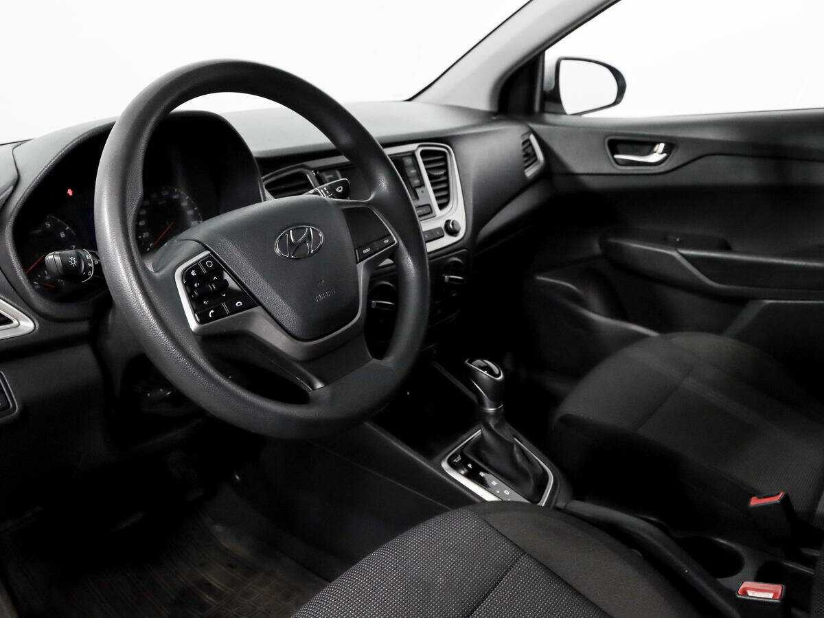 Купить Hyundai Solaris с пробегом. Фото: #8