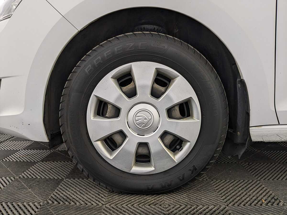 Купить Skoda Rapid с пробегом. Фото: #11